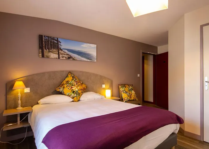Cit\'Hotel Le Commerce