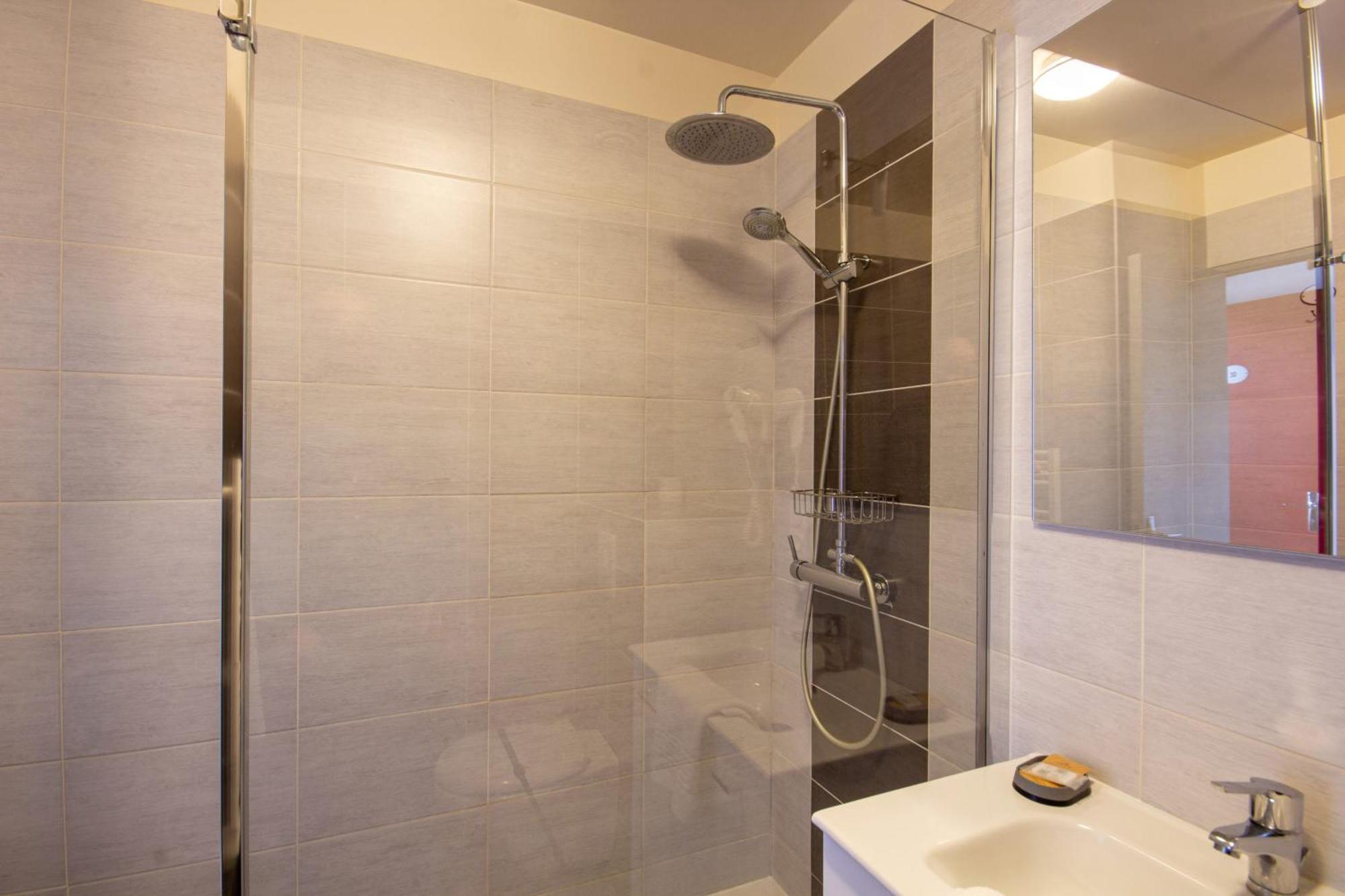 Hotel Cit'hotel Le Commerce Saujon