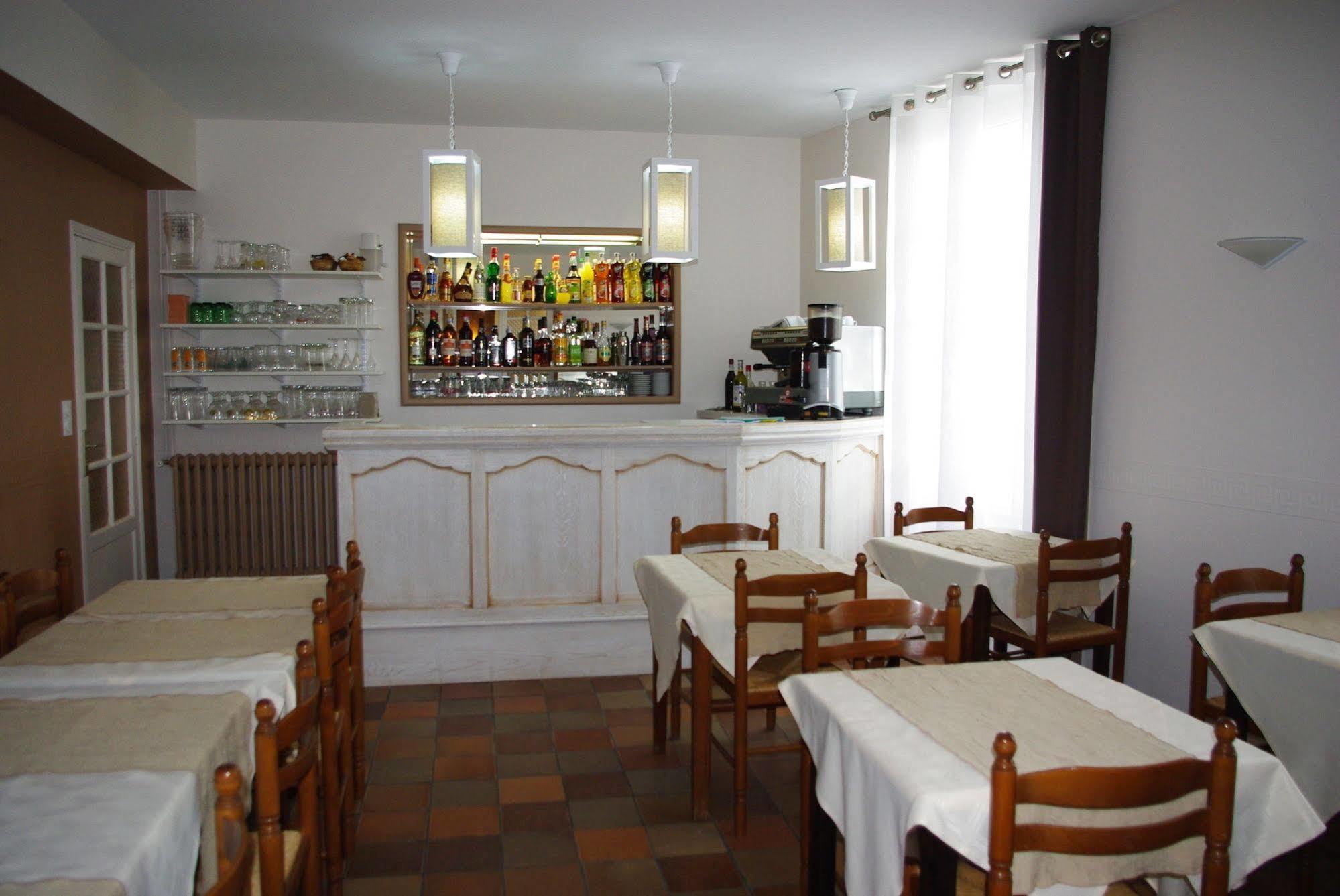 Cit'hotel Le Commerce 2* Saujon