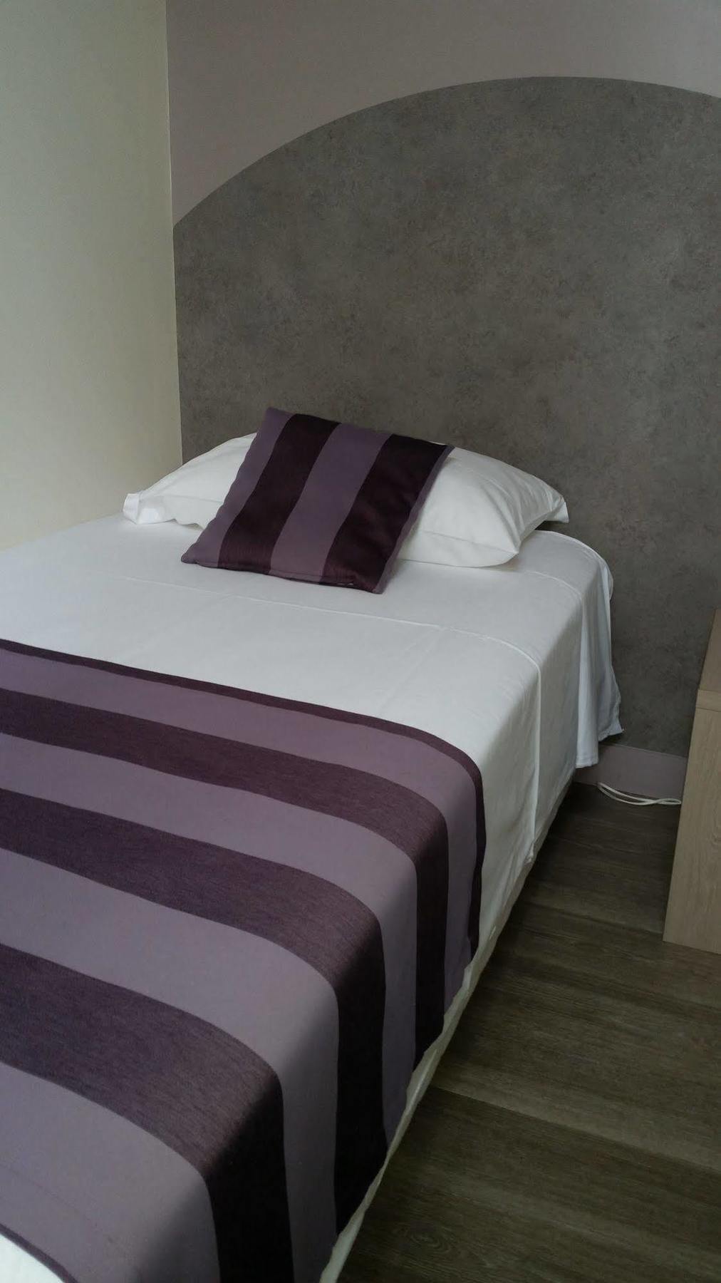 Cit'hotel Le Commerce Hotel 2*
